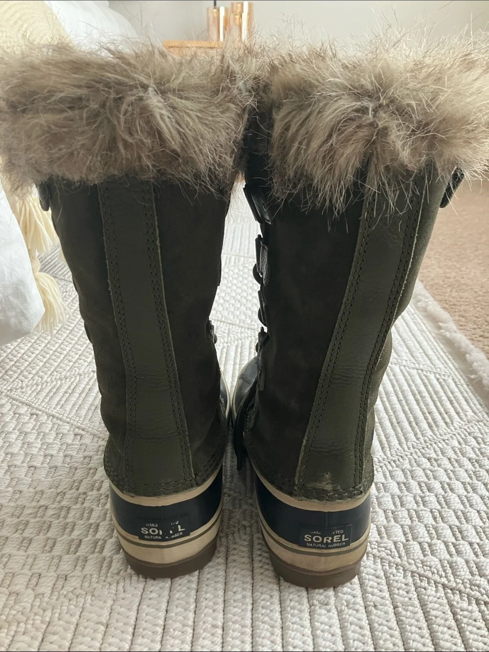 Sorel Olive Green and Black Fur-Trim Lace-Up Winter Boots